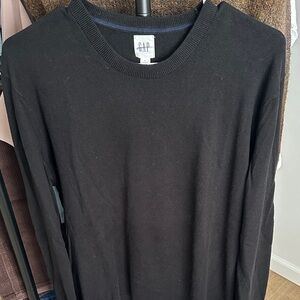 GAP Men's Long Sleeve Black Tee
